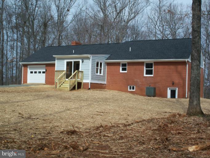 6259 Beach Road Midland, VA 22728 - Photo 13 of 14 Exterior (Rear)