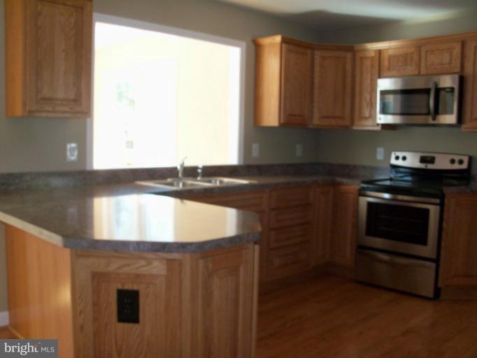 6259 Beach Road Midland, VA 22728 - Photo 5 of 14 Kitchen