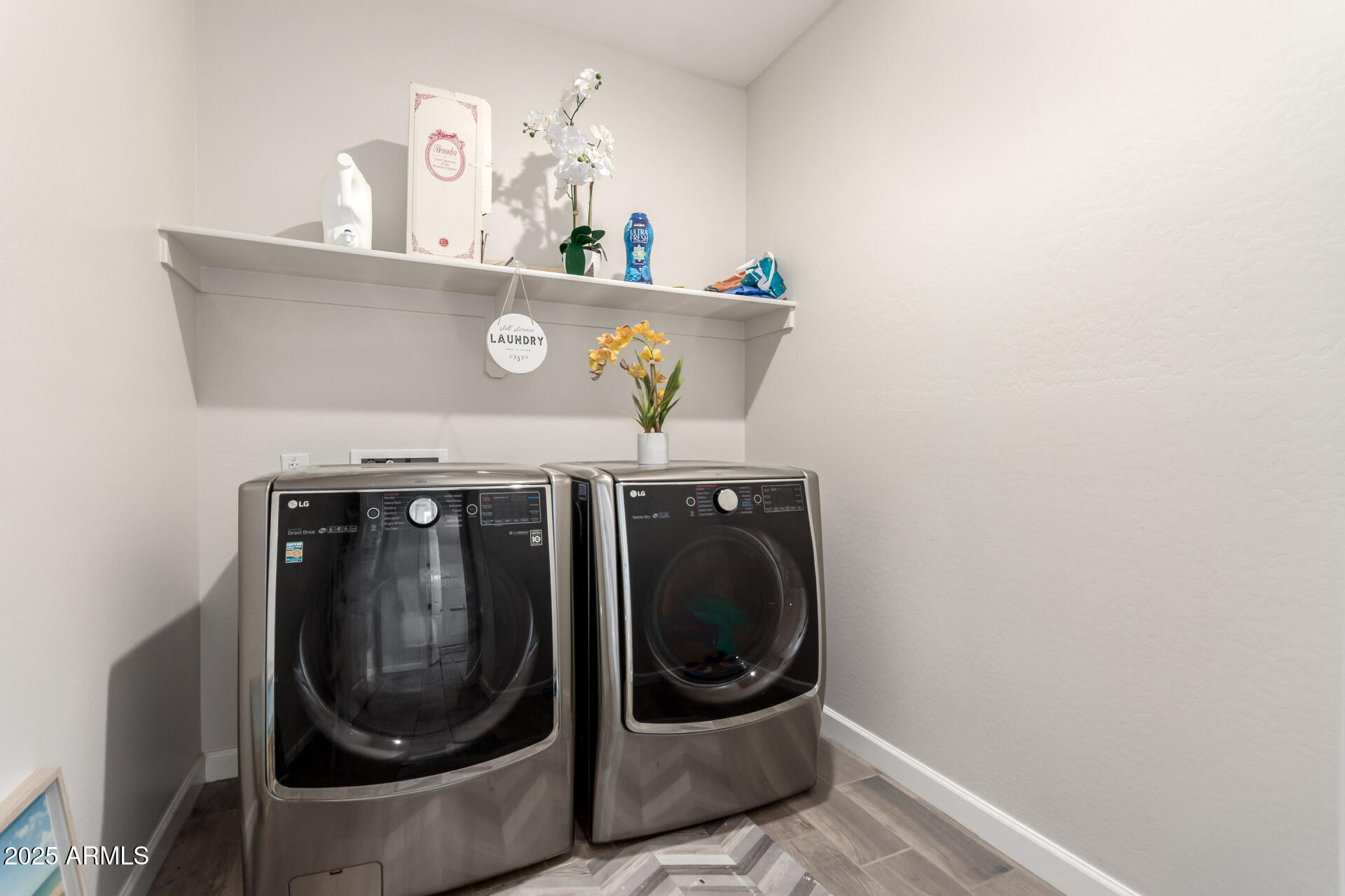 1927 West Plum Road Phoenix, AZ 85085 - Photo 13 of 17 a utility room with dryer and washer