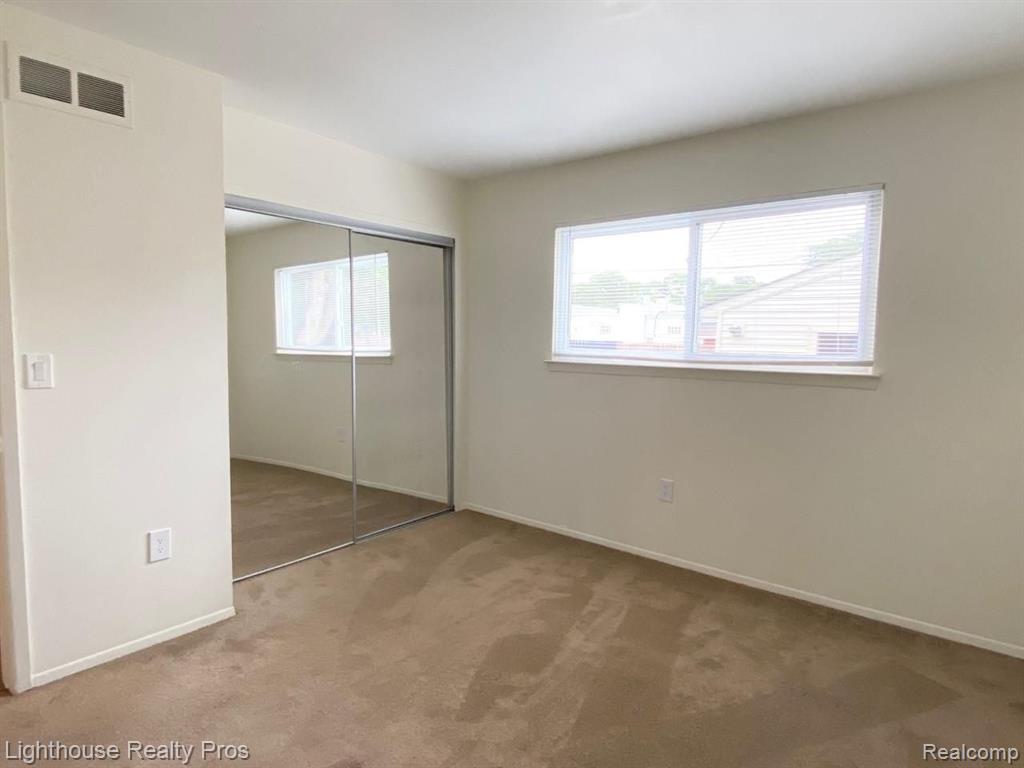 2656 Kenmore Road Berkley, MI 48072 - Photo 15 of 26