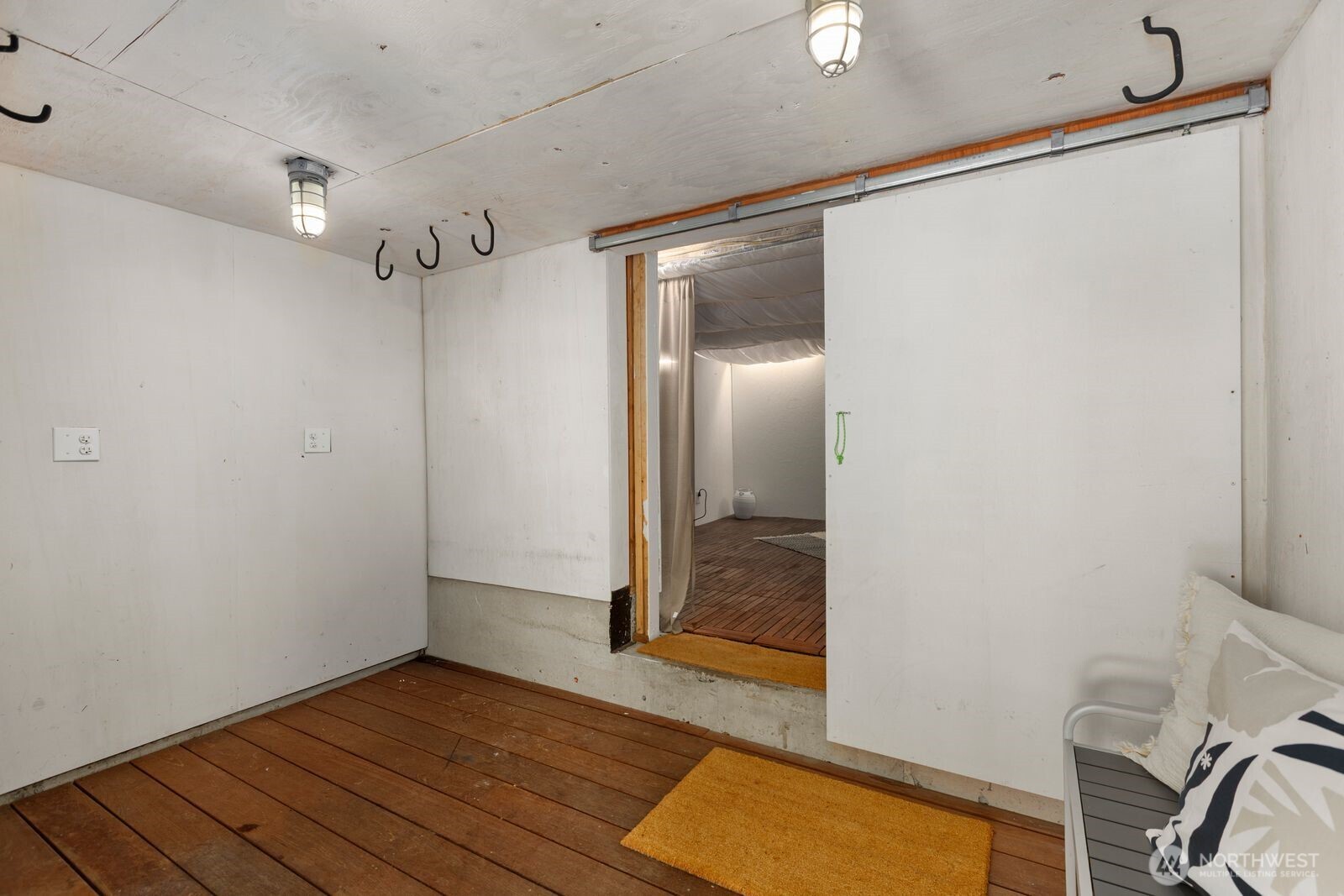 6029 45th Avenue Southwest Seattle, WA 98136 - Photo 28 of 38