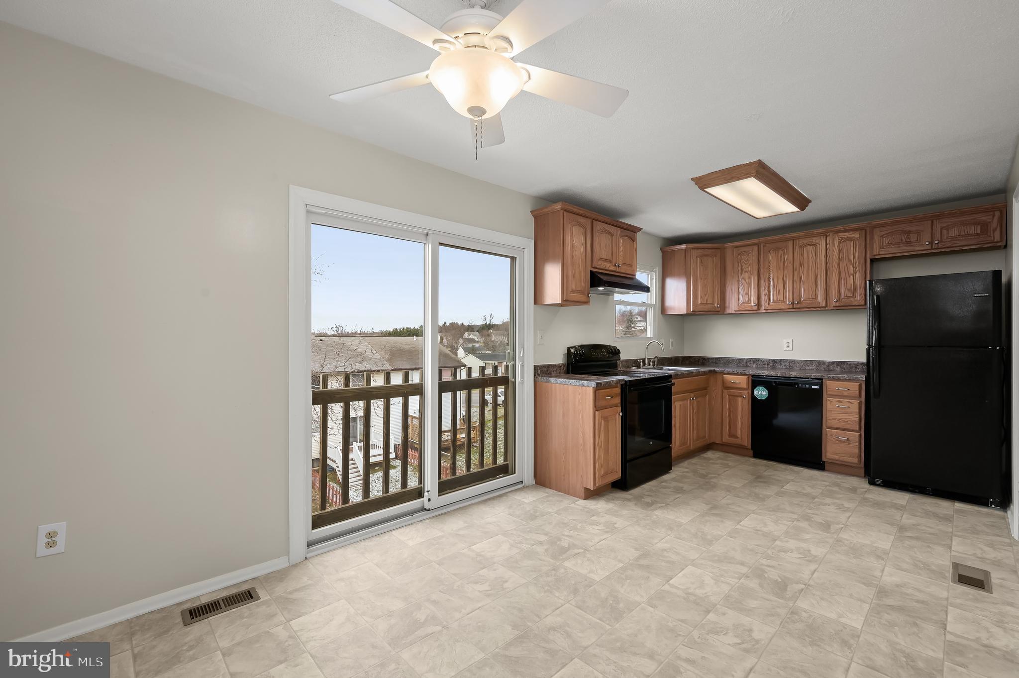 761 Windsor Drive Westminster, MD 21158 - Photo 12 of 41 Eat-In Kitchen