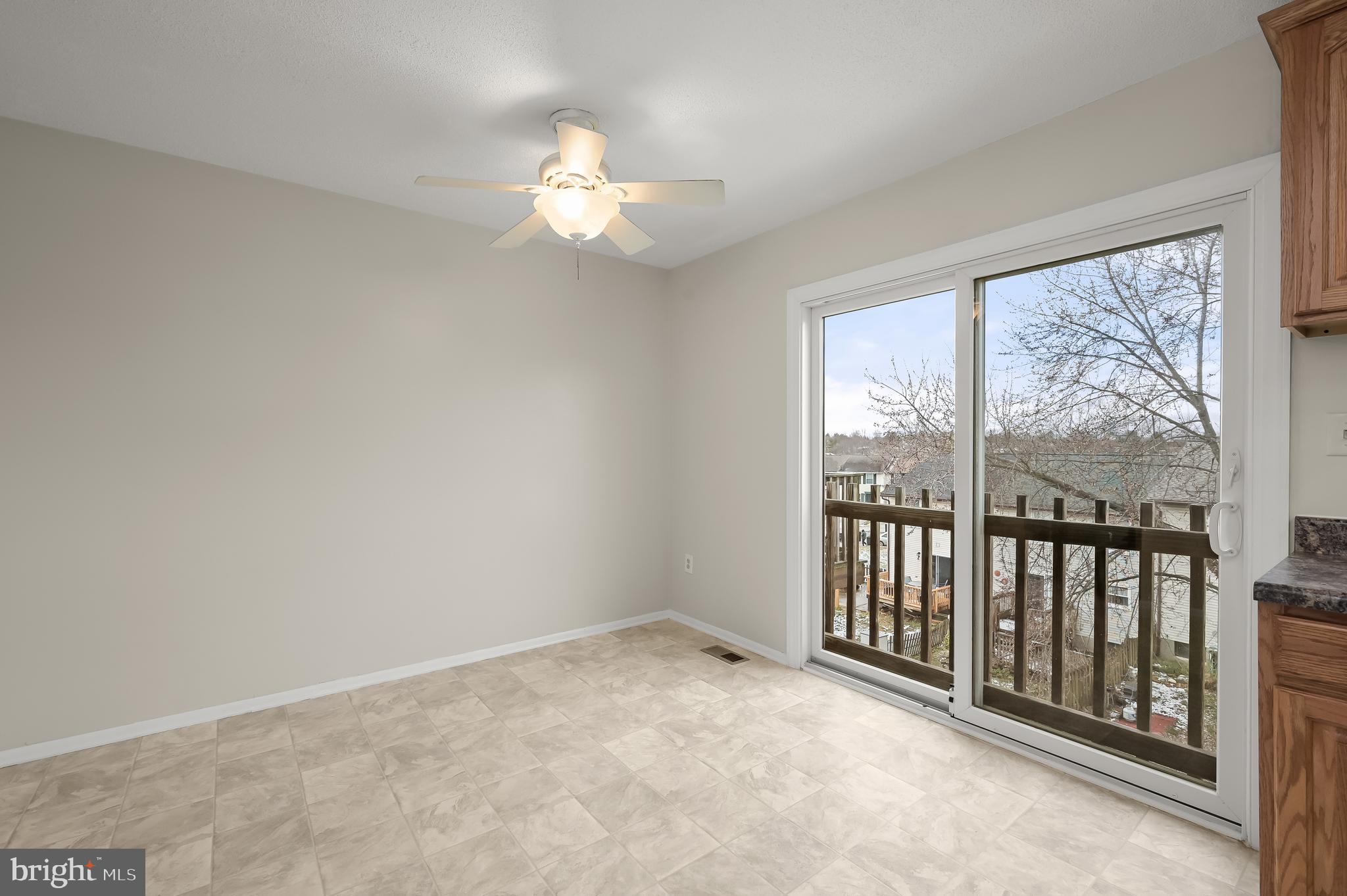 761 Windsor Drive Westminster, MD 21158 - Photo 14 of 41 Eat-In Kitchen | Casual Dining Area