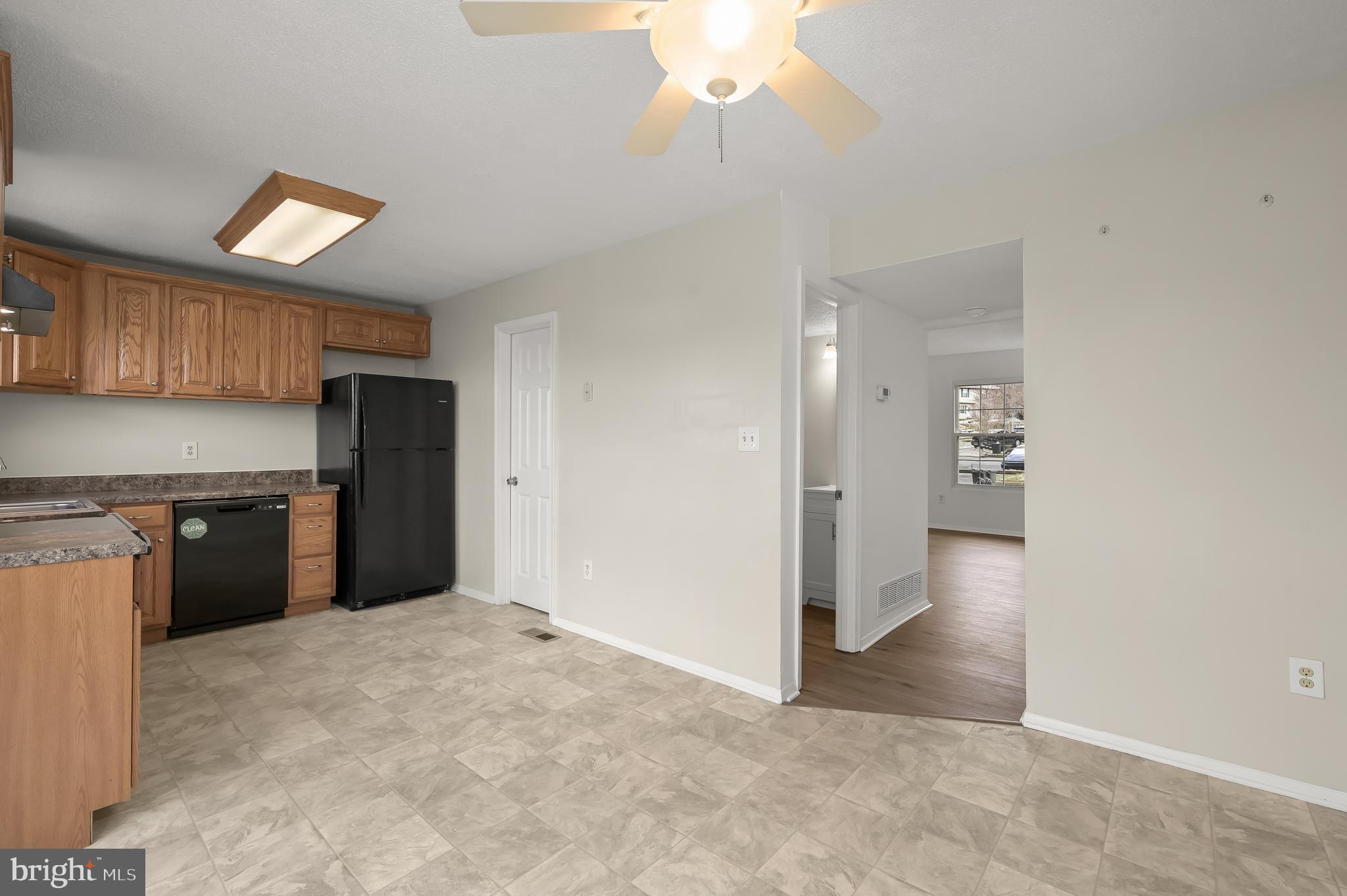 761 Windsor Drive Westminster, MD 21158 - Photo 15 of 41 Eat-In Kitchen | Casual Dining Area