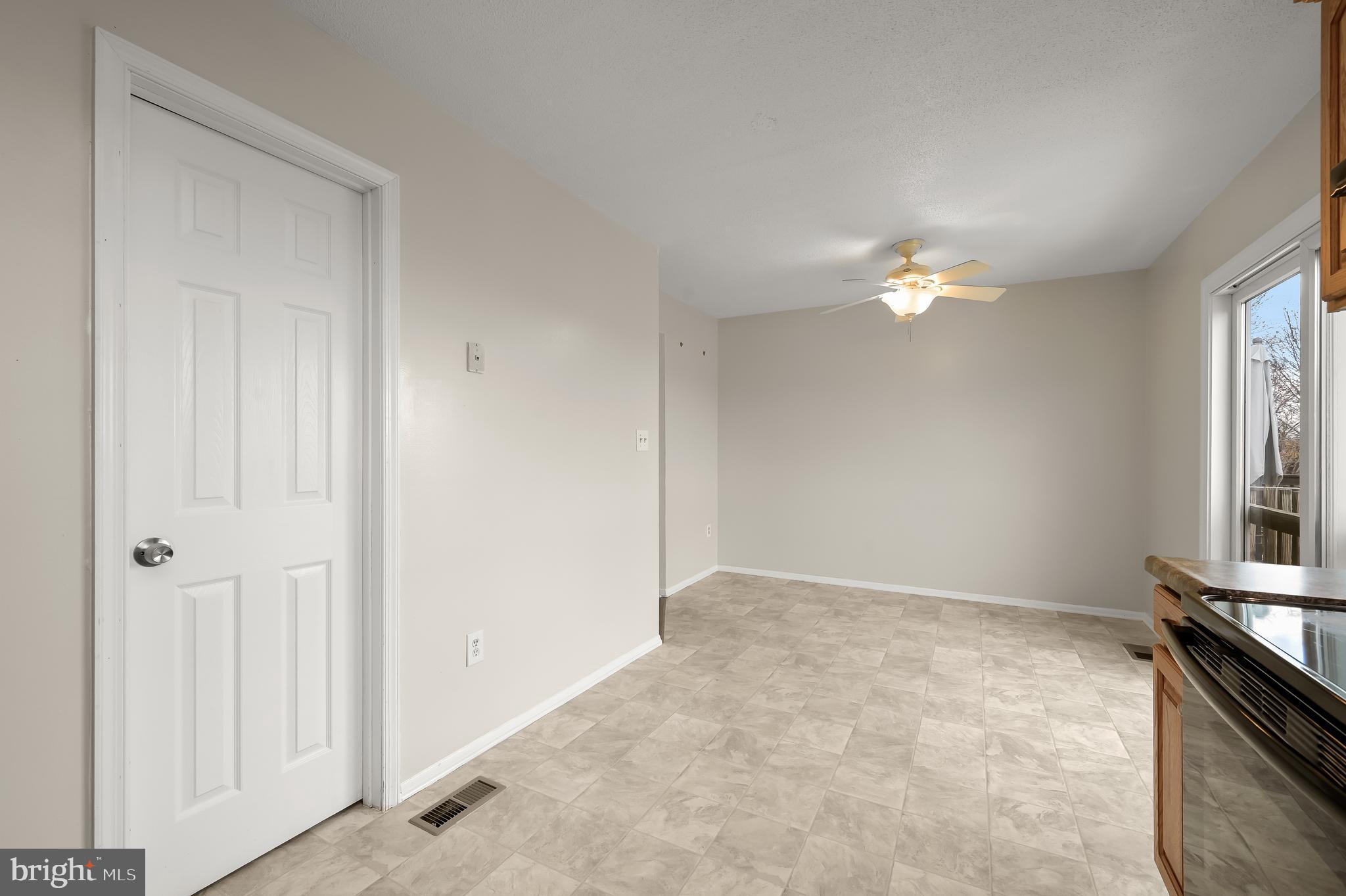 761 Windsor Drive Westminster, MD 21158 - Photo 16 of 41 Eat-In Kitchen | Casual Dining Area