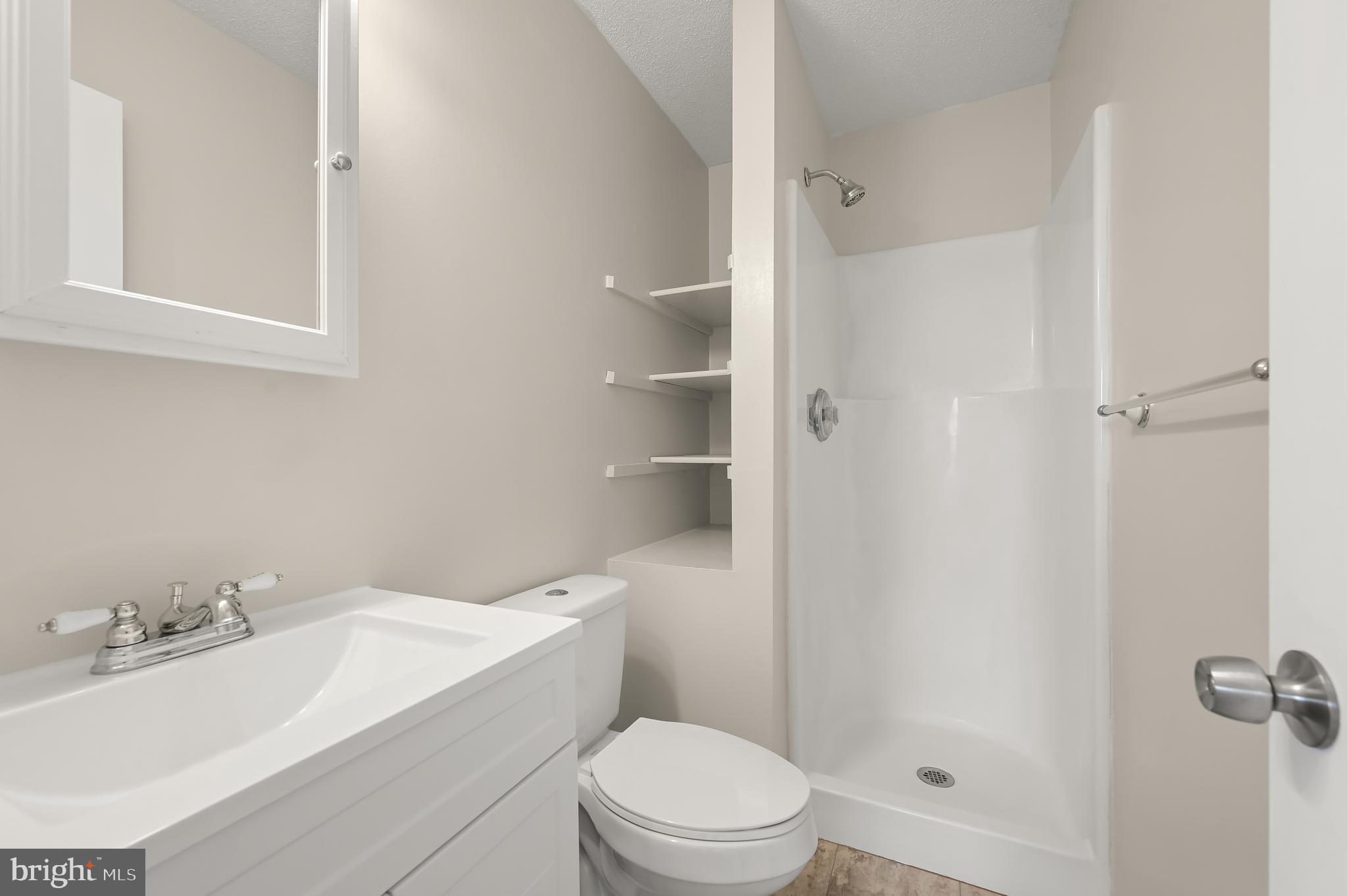 761 Windsor Drive Westminster, MD 21158 - Photo 21 of 41 En-Suite Full Bath