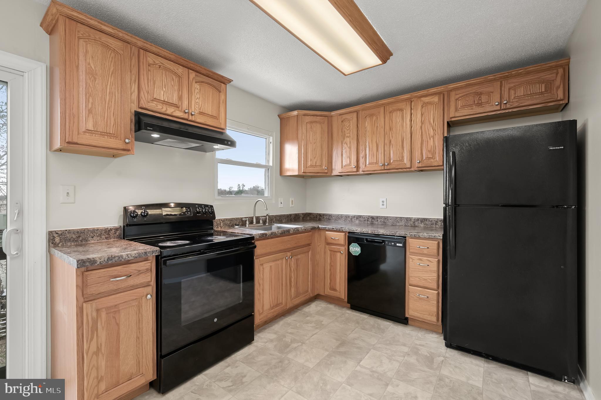 761 Windsor Drive Westminster, MD 21158 - Photo 3 of 41 Eat-In Kitchen