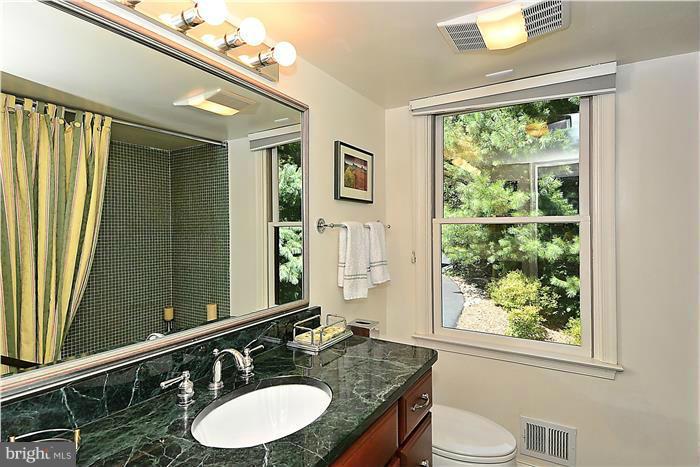 7844 Langley Ridge Road McLean, VA 22102 - Photo 13 of 30 Bath