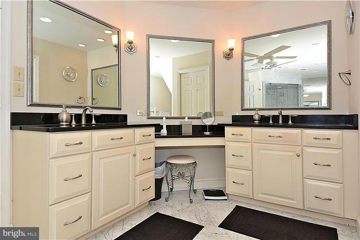 7844 Langley Ridge Road McLean, VA 22102 - Photo 19 of 30 Bath (Master)
