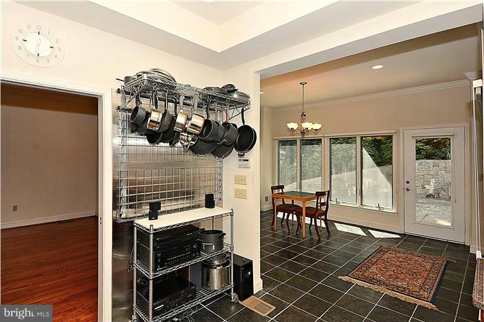 7844 Langley Ridge Road McLean, VA 22102 - Photo 21 of 30 Kitchen