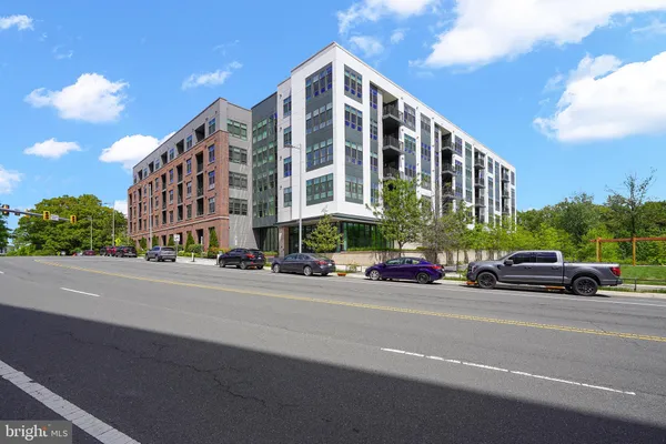 $1,199,990 | 1761 Old Meadow Road, Unit 221, McLean, VA 22102