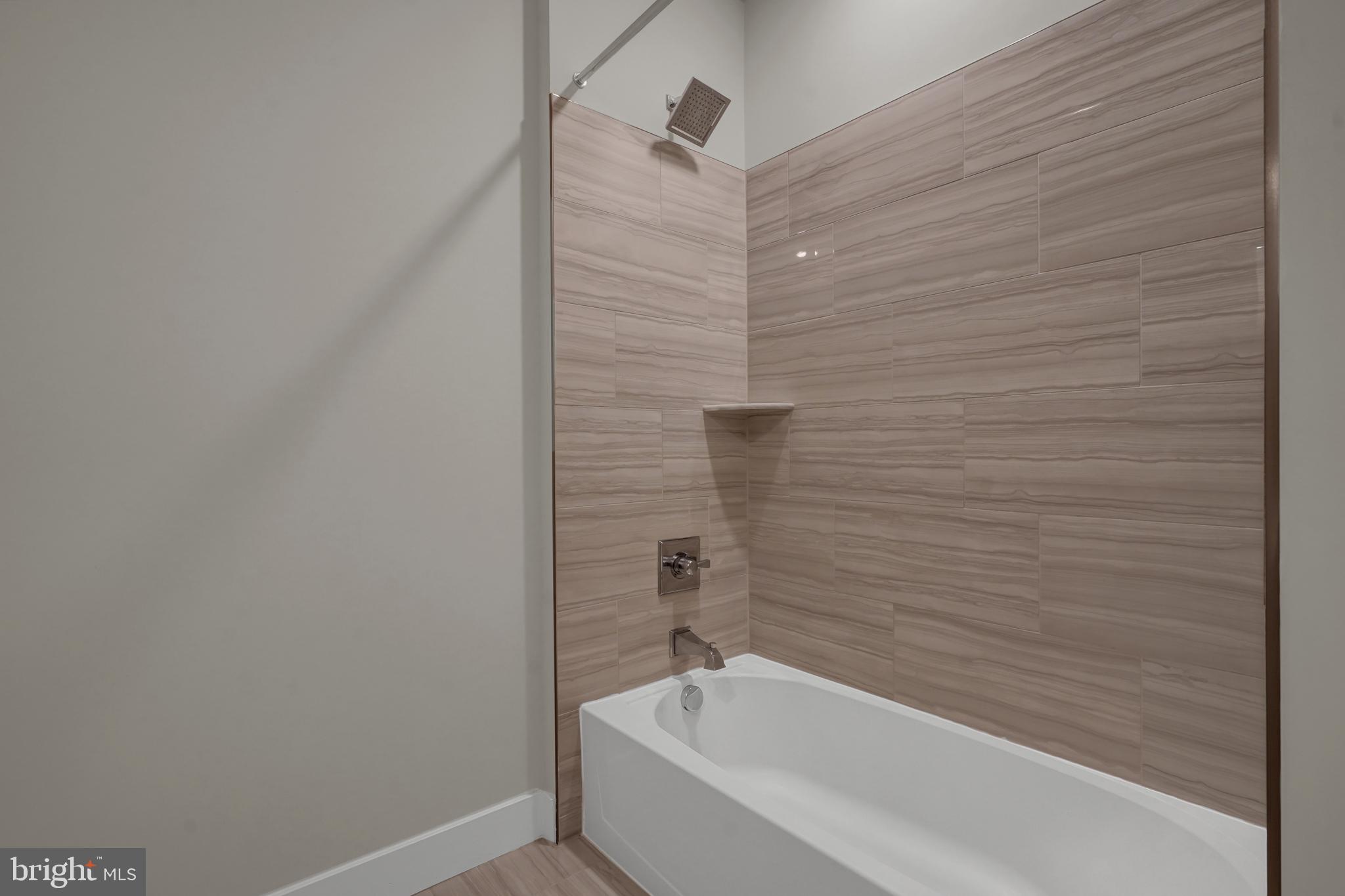 1761 Old Meadow Road, Unit 221 McLean, VA 22102 - Photo 20 of 40