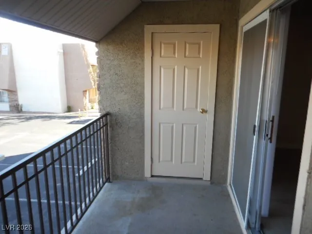 $995 | 5160 Indian River Drive, Unit 334, Las Vegas, NV 89103