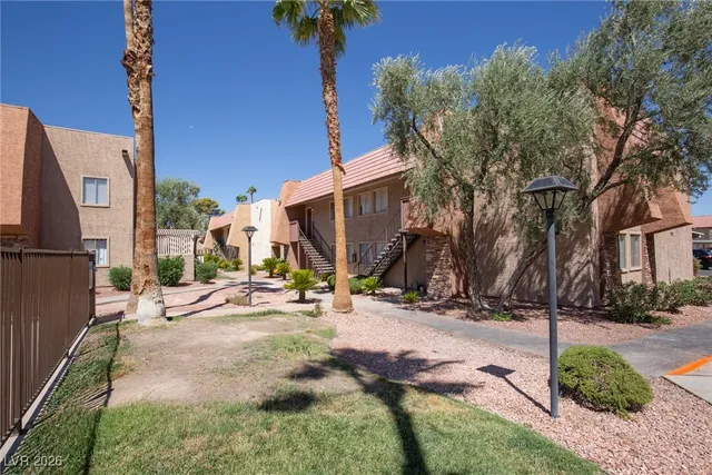 $995 | 5160 Indian River Drive, Unit 334, Las Vegas, NV 89103