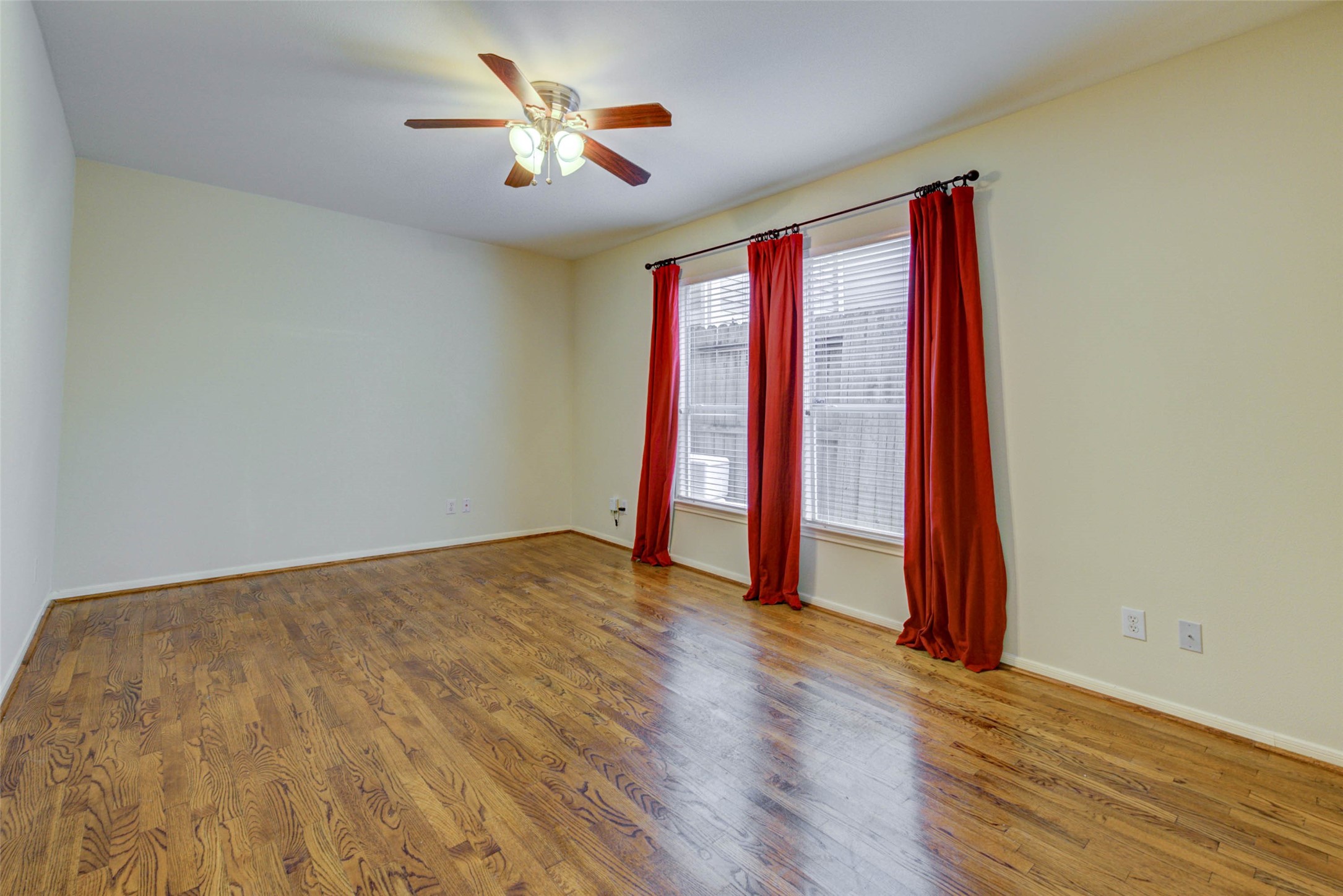 302 Fargo Street Houston, TX 77006 - Photo 6 of 15