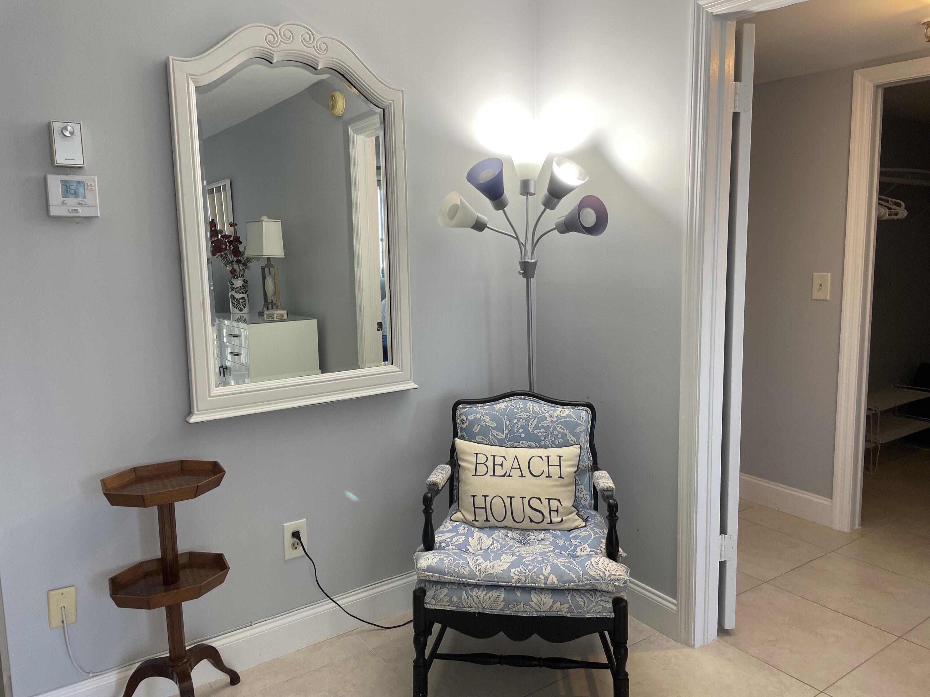 899 Jeffery Street, Unit 503 Boca Raton, FL 33487 - Photo 7 of 27 Living Area