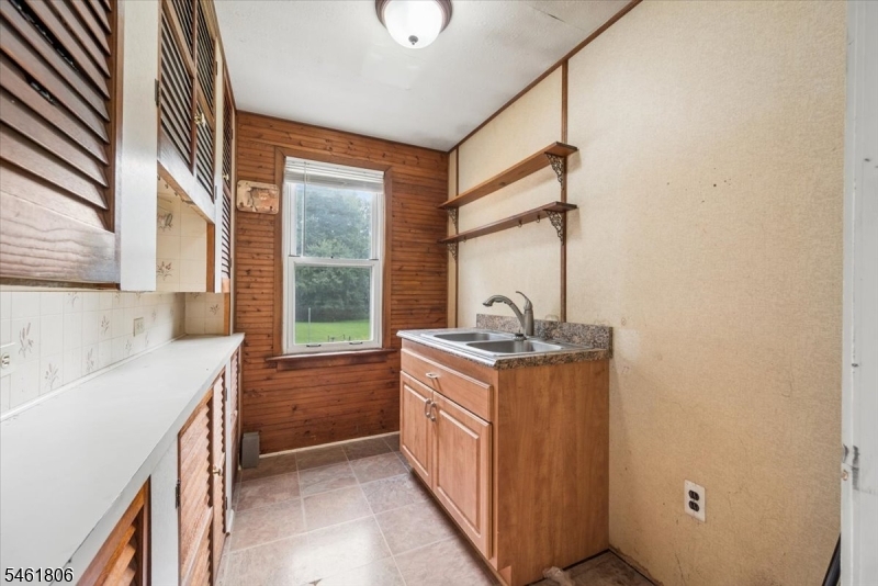 36 Cooks Road Denville, NJ 07834 - Photo 14 of 34 Gallery Image 14