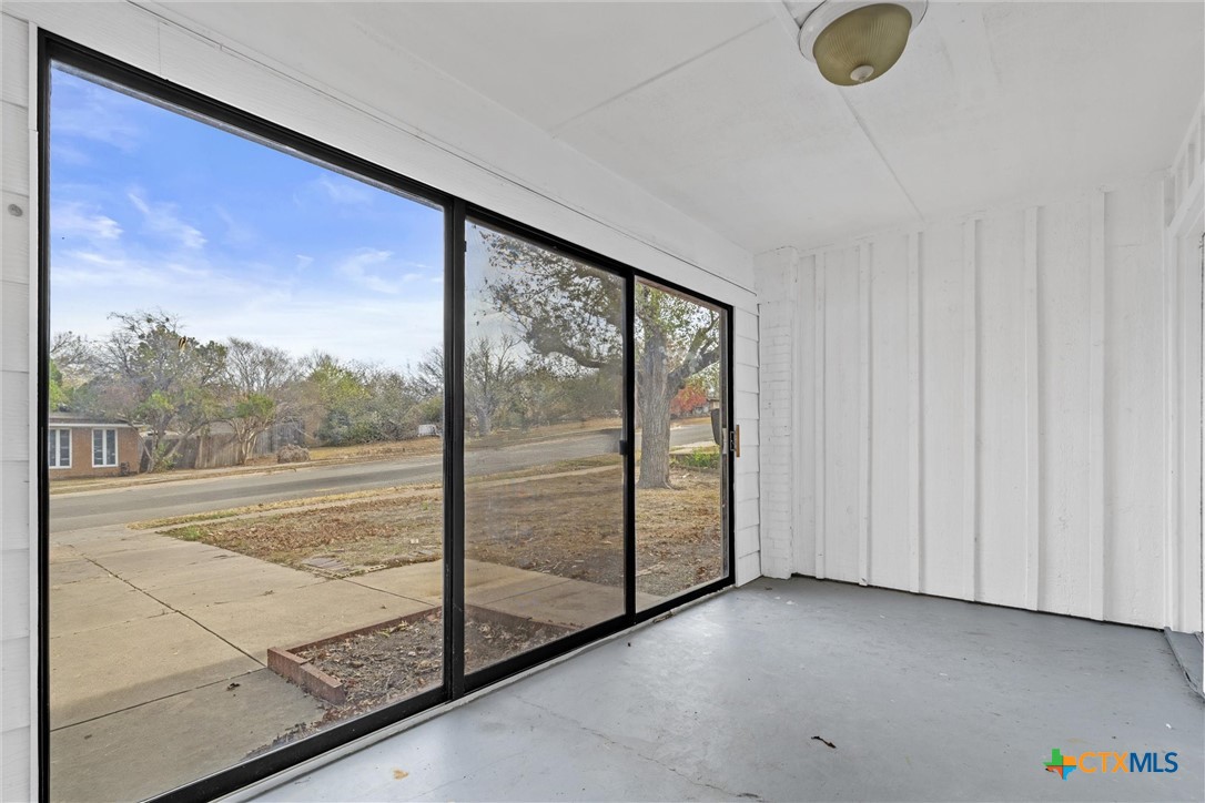 1101 Ridgeway Drive Killeen, TX 76549 - Photo 8 of 31 a view of a room with a large window