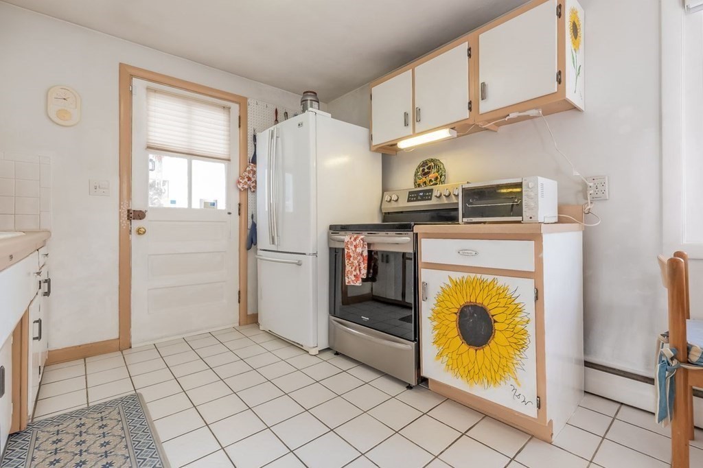 6 Fairbrook Road Framingham, MA 01701 - Photo 6 of 31 Gallery Image 6