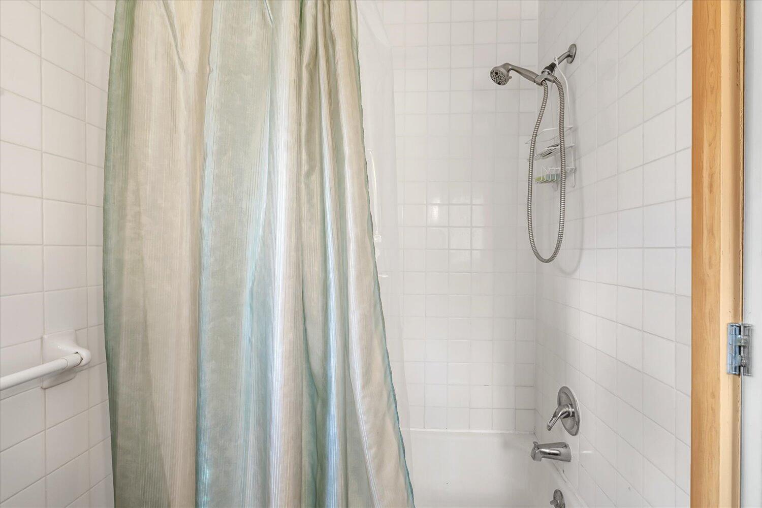 3150 Worgess Road Hastings, MI 49058 - Photo 28 of 50 bath tub-shower