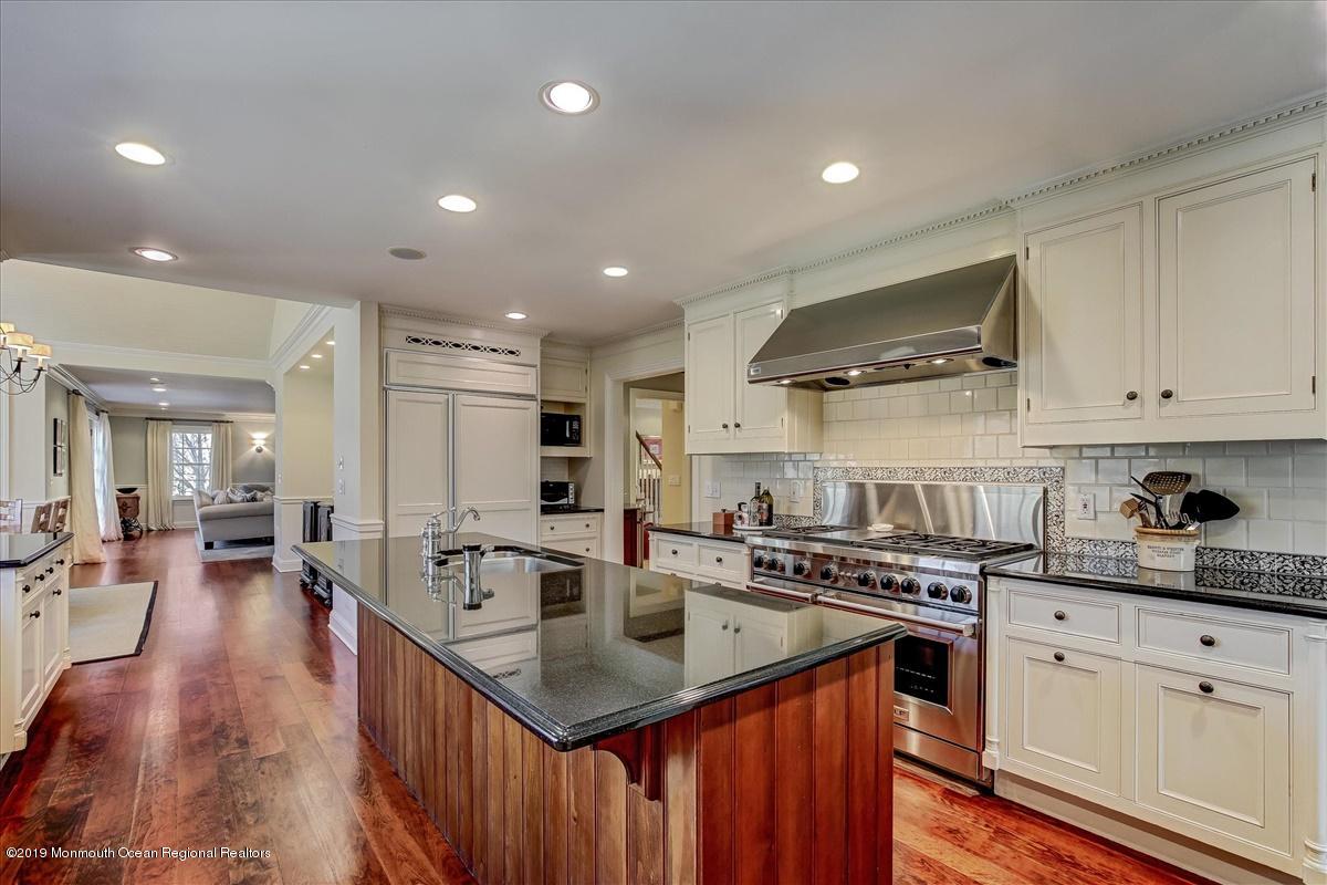 4 Woods End Road Rumson, NJ 07760 - Photo 4 of 30 15-Kitchen(2)