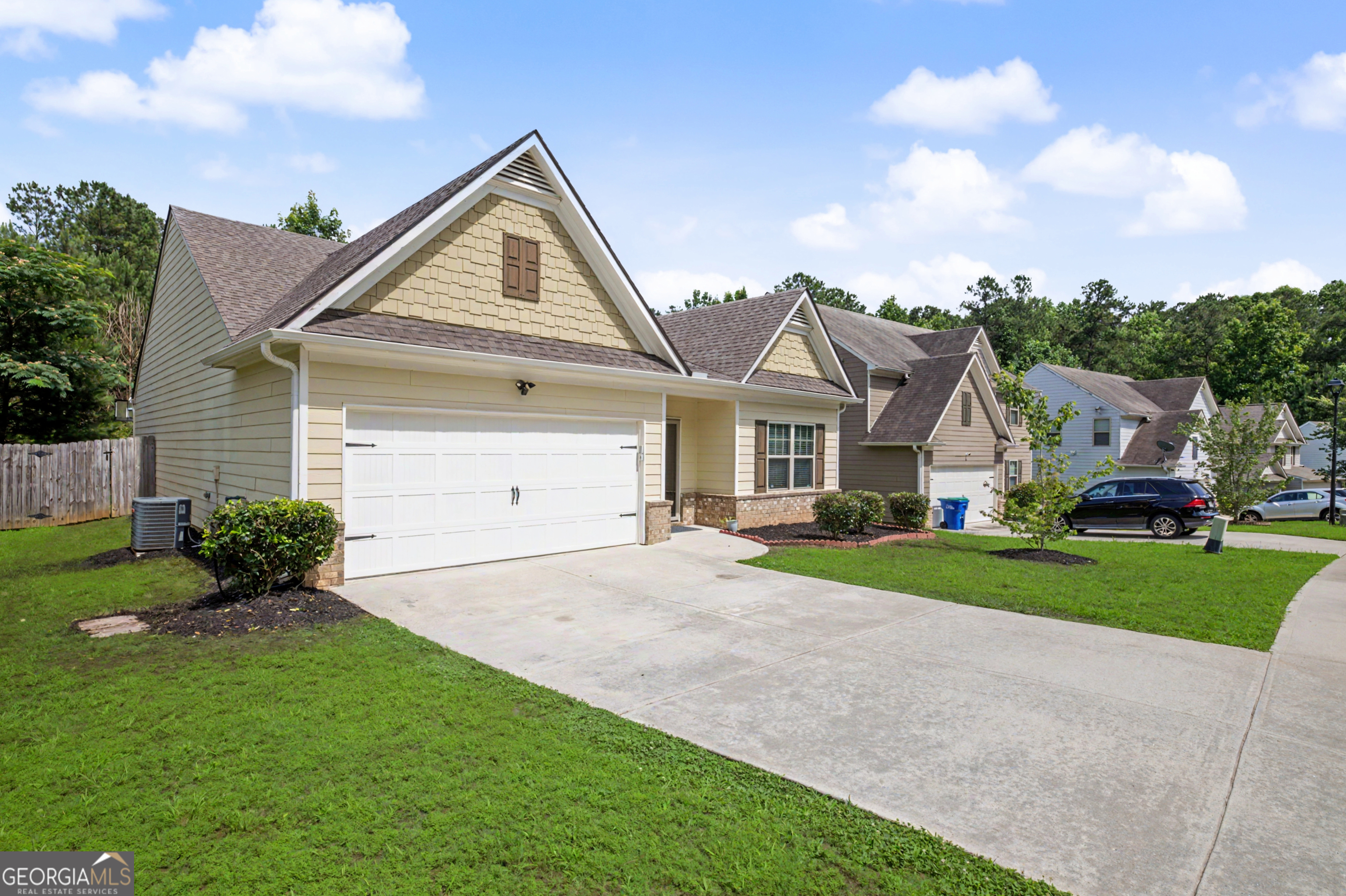 6526 St Mark Way Fairburn, GA 30213 - Photo 3 of 24
