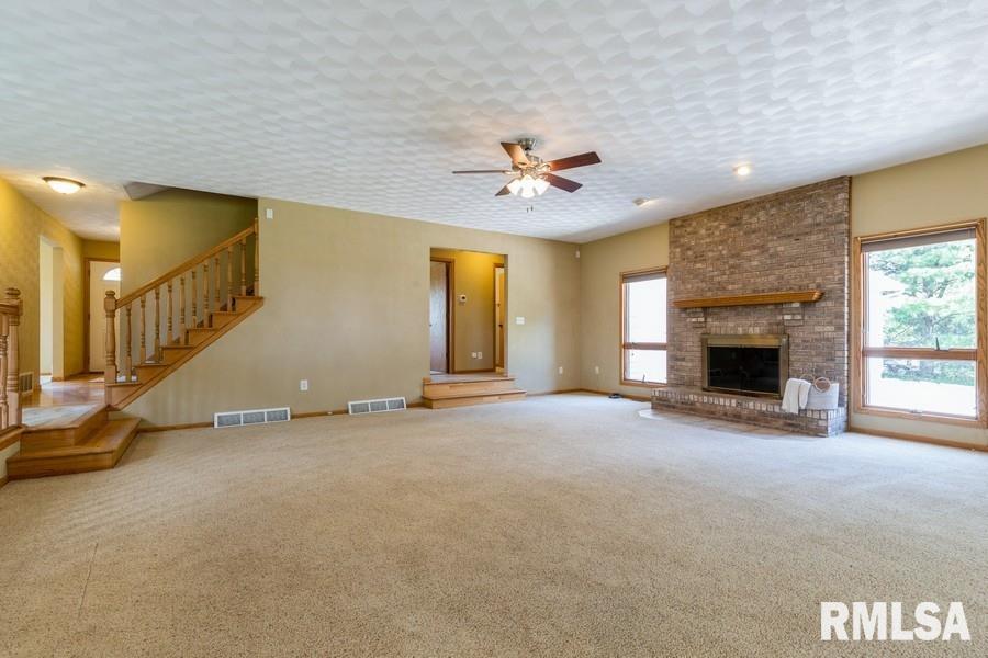 8429 149th Street West Taylor Ridge, IL 61284 - Photo 4 of 31