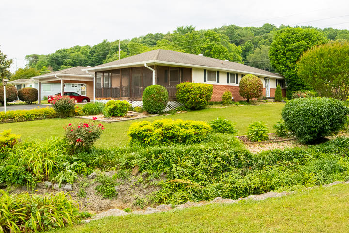 402 Browntown Road Chattanooga, TN 37415 - Photo 2 of 25 _MG_2520