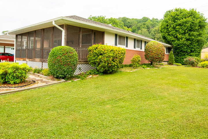 402 Browntown Road Chattanooga, TN 37415 - Photo 3 of 25 _MG_2517