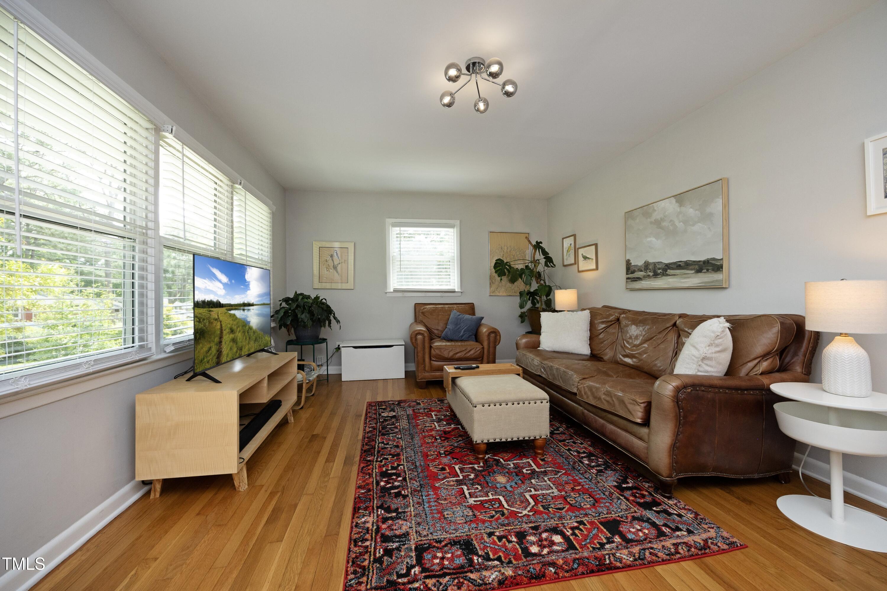 1004 Greenwich Street Raleigh, NC 27610 - Photo 9 of 33 09Living