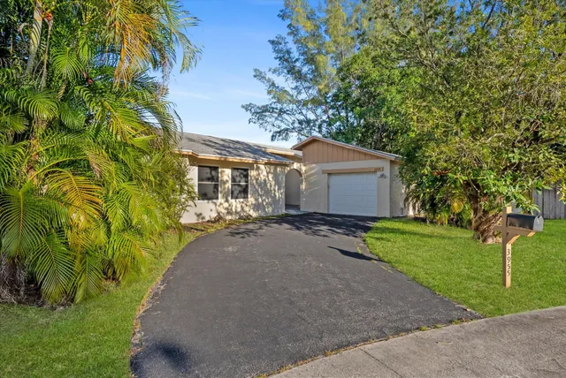 $579,000 | 3955 Northwest 3rd Court, Deerfield Beach, FL 33442
