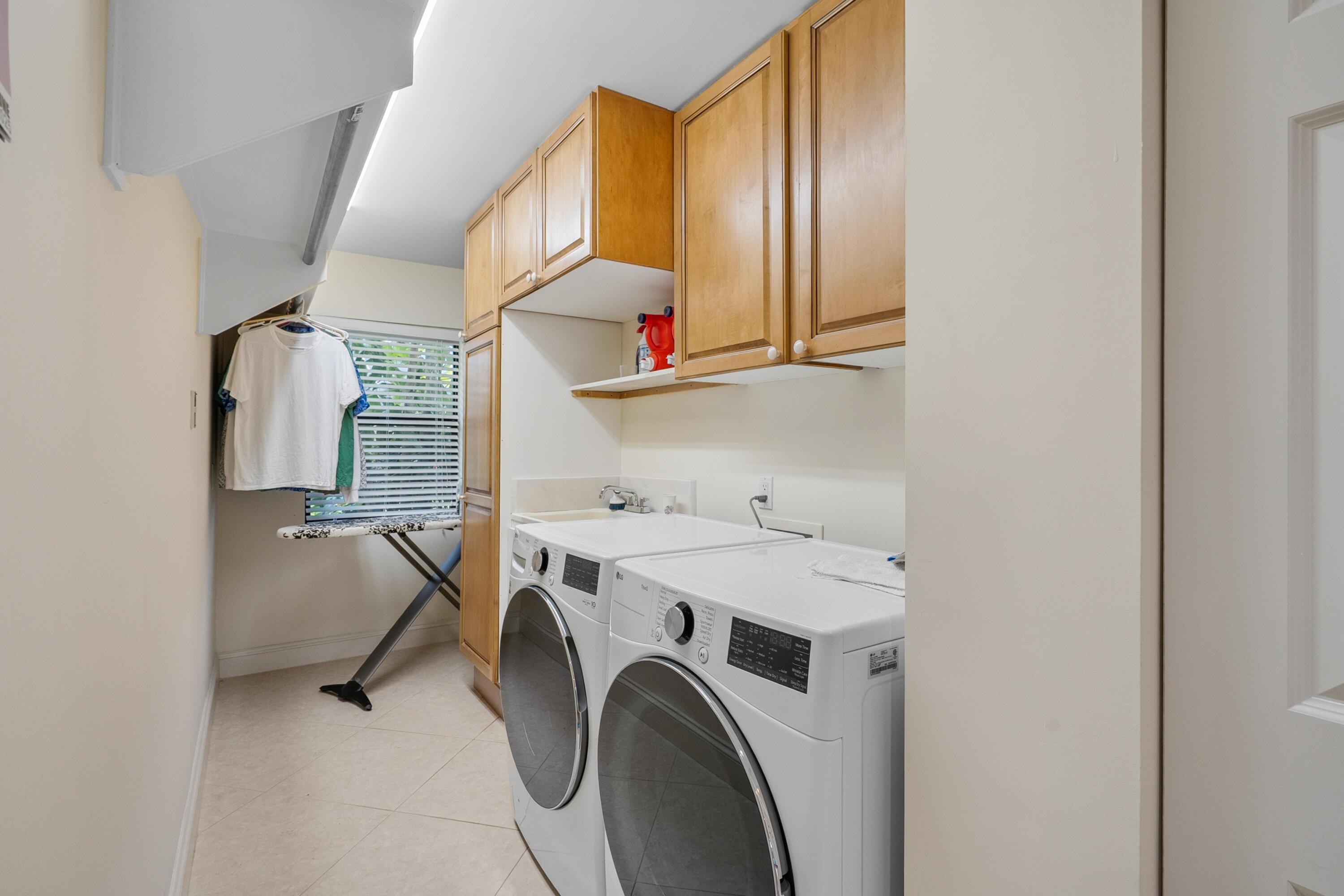 3422 Southeast Fairway West Stuart, FL 34997 - Photo 49 of 88 Laundry Room