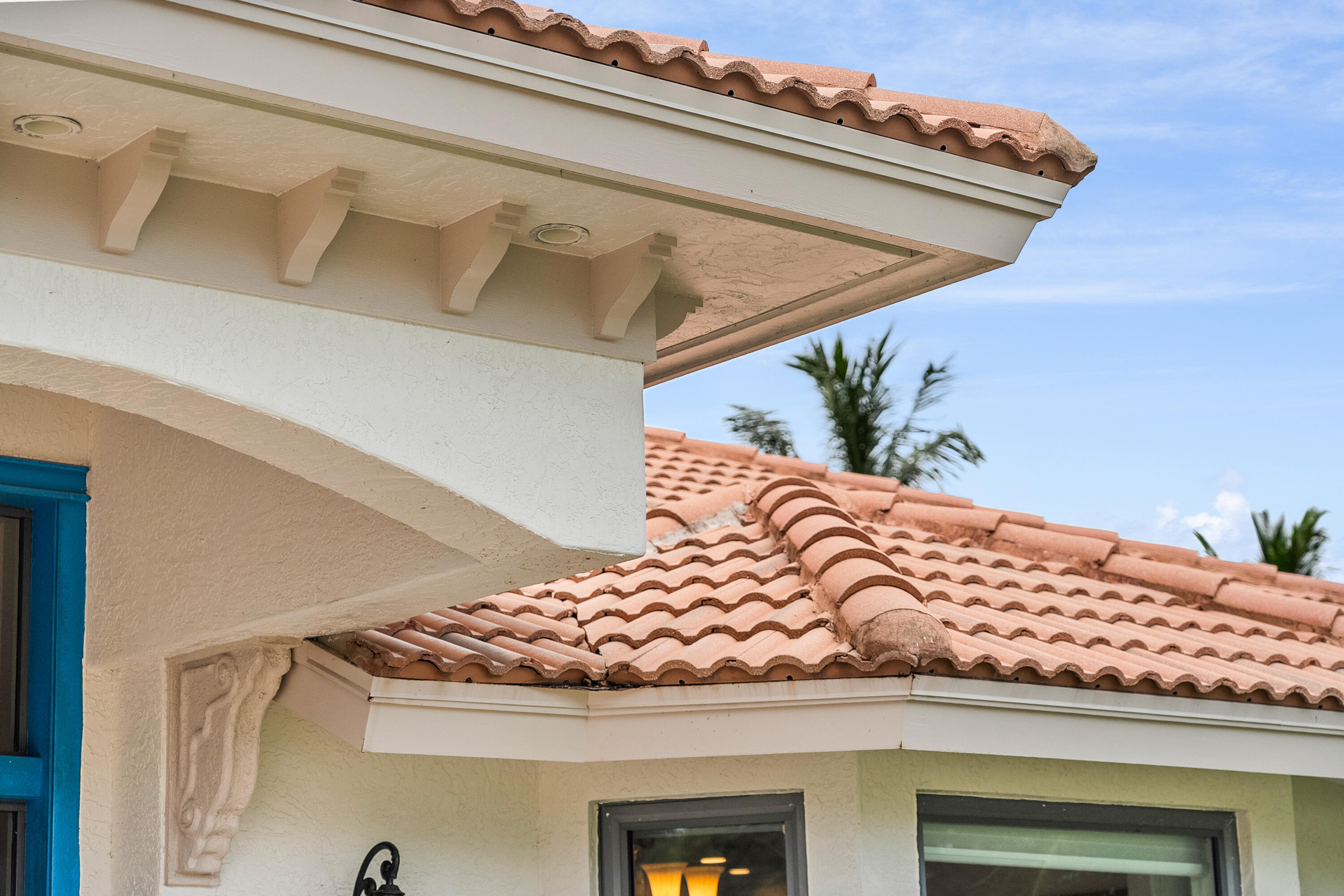 3422 Southeast Fairway West Stuart, FL 34997 - Photo 69 of 88 Details of roof