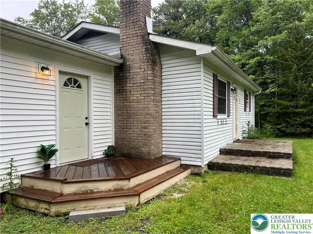 $195,000 | 171 Linden Loop, Pocono Summit, PA 18346