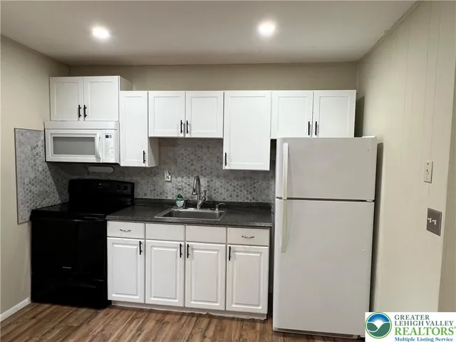 $195,000 | 171 Linden Loop, Pocono Summit, PA 18346