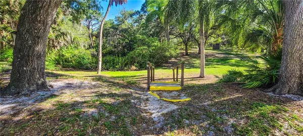 $2,300 | 2749 Orchid Oaks Drive, Unit 302, Sarasota, FL 34239