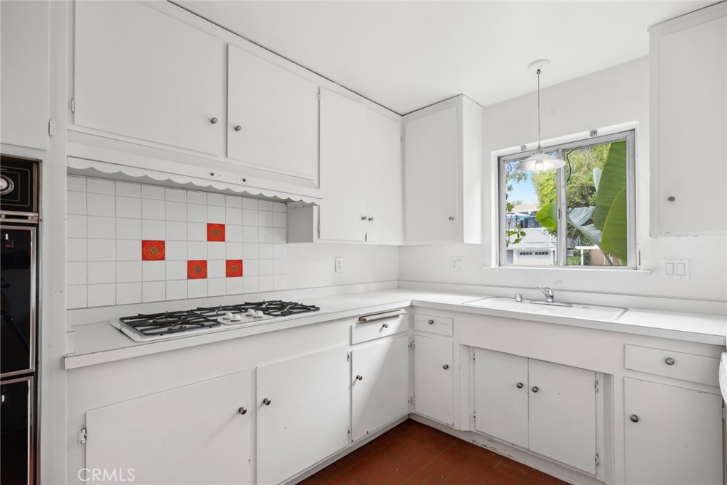 505 Graceland Drive Laguna Beach, CA 92651 - Photo 11 of 29