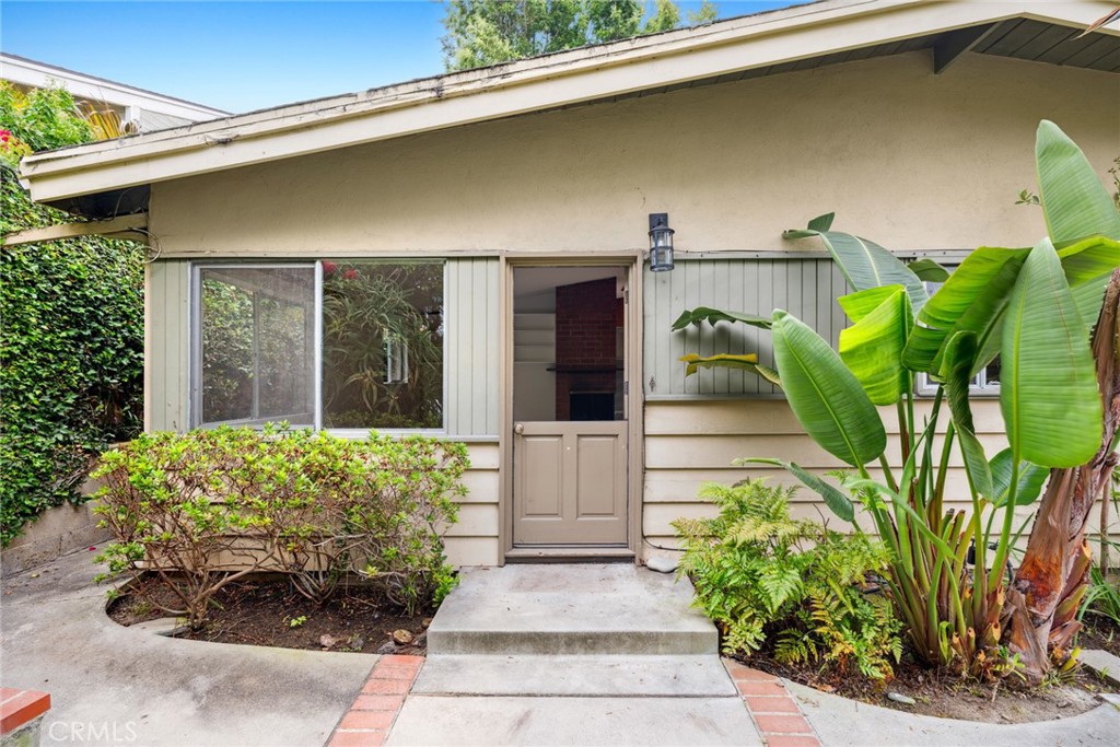 505 Graceland Drive Laguna Beach, CA 92651 - Photo 16 of 29 a front view of a house with garden