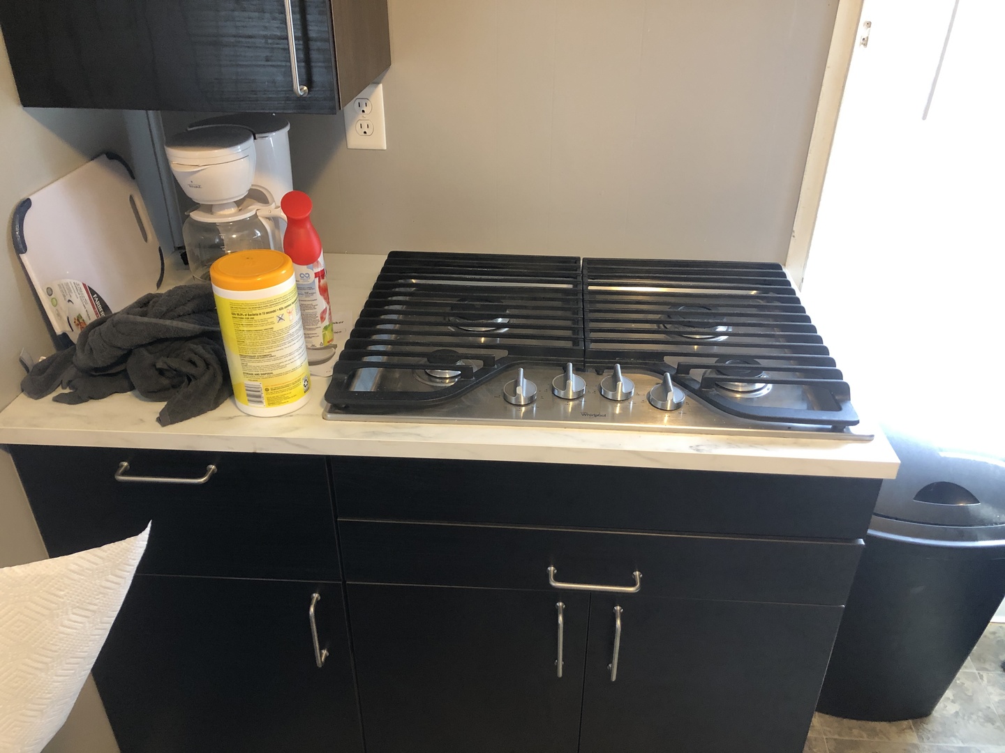 1011 West Church Street Champaign, IL 61821 - Photo 4 of 20 a close view of stove