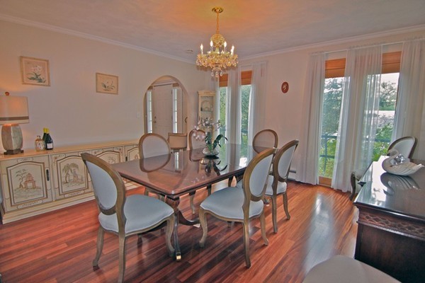 34 Hollywood Road Winchester, MA 01890 - Photo 7 of 16