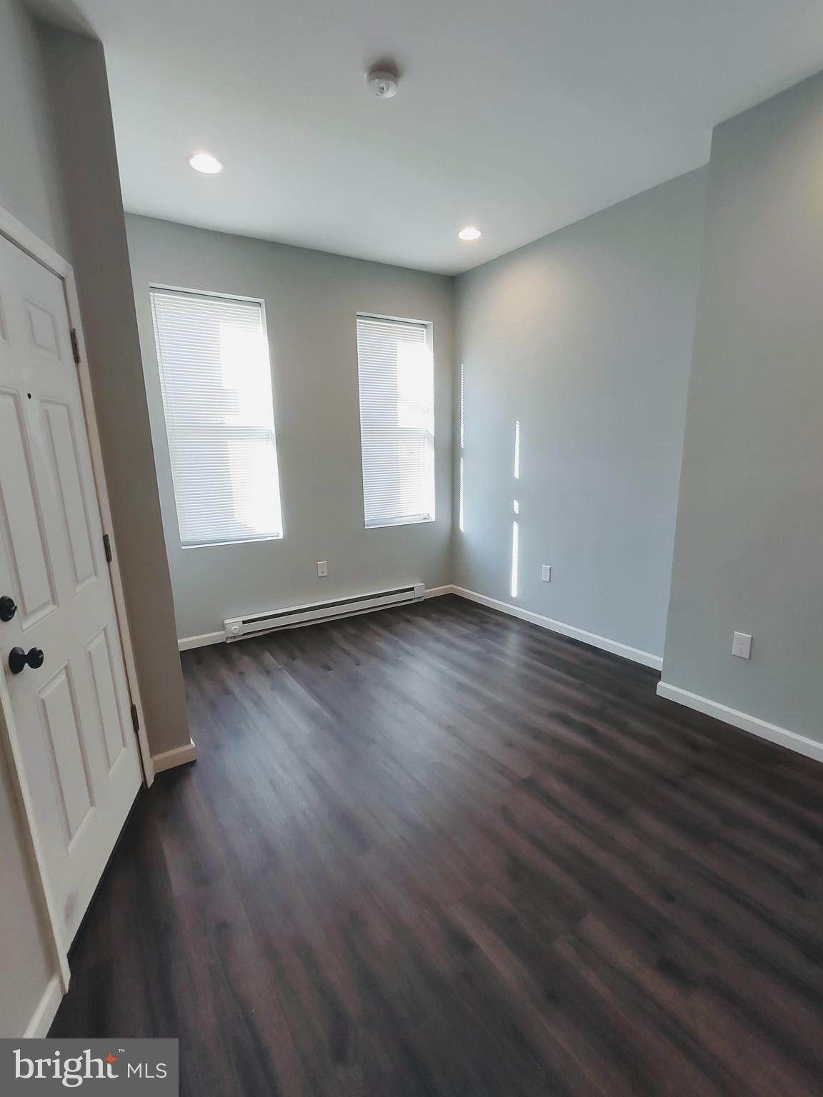 2559 North 31st Street, Unit B Philadelphia, PA 19132 - Photo 4 of 13 Living room