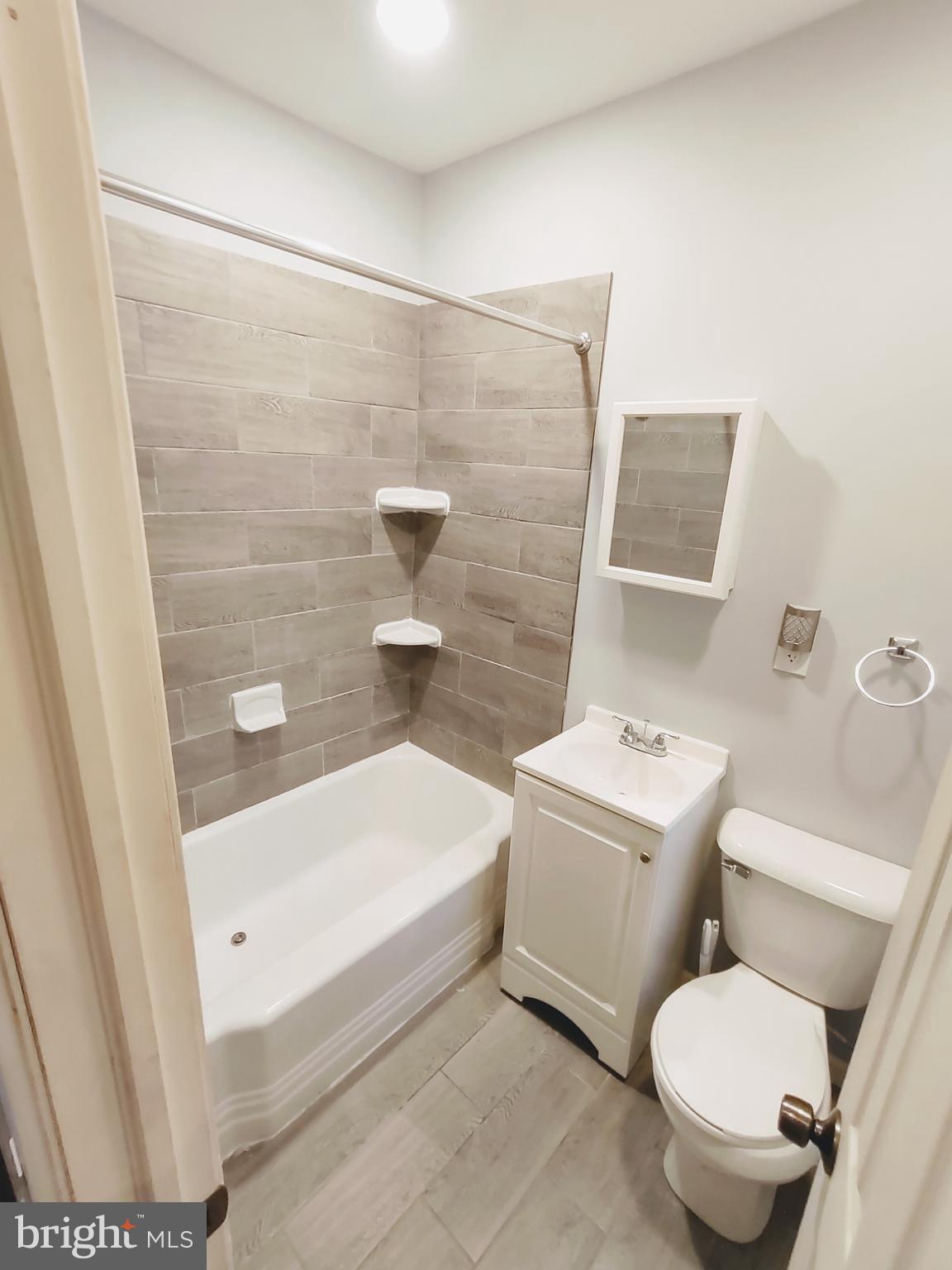 2559 North 31st Street, Unit B Philadelphia, PA 19132 - Photo 6 of 13 Bathroom