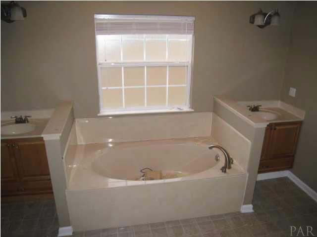 2095 Well Line Road Cantonment, FL 32533 - Photo 6 of 20 Master Bath
