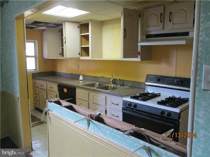 62 Springton Road Upper Darby, PA 19082 - Photo 4 of 12 Kitchen