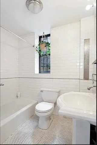 $639,000 | 149 Avenue C, Unit 2F | East Village