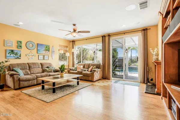 $1,150,000 | 28434 Agajanian Drive, Santa Clarita, CA 91390