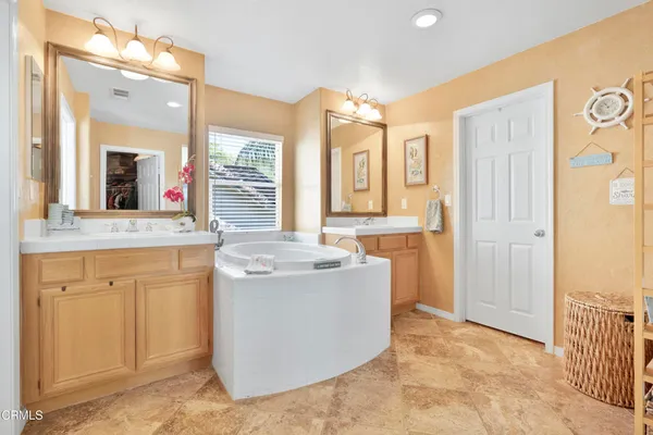 $1,150,000 | 28434 Agajanian Drive, Santa Clarita, CA 91390