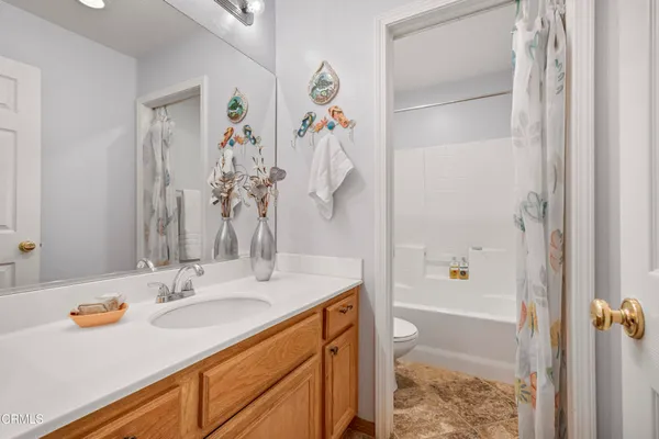 $1,150,000 | 28434 Agajanian Drive, Santa Clarita, CA 91390