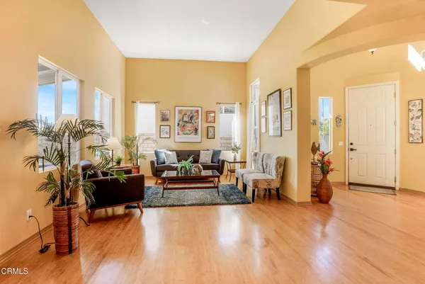 $1,150,000 | 28434 Agajanian Drive, Santa Clarita, CA 91390