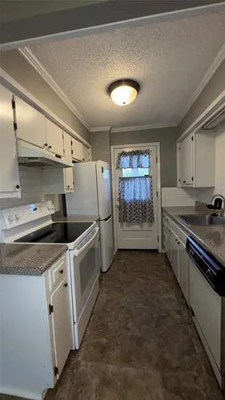 $221,500 | 404 Hollyhill Lane, Unit 404, Denton, TX 76205